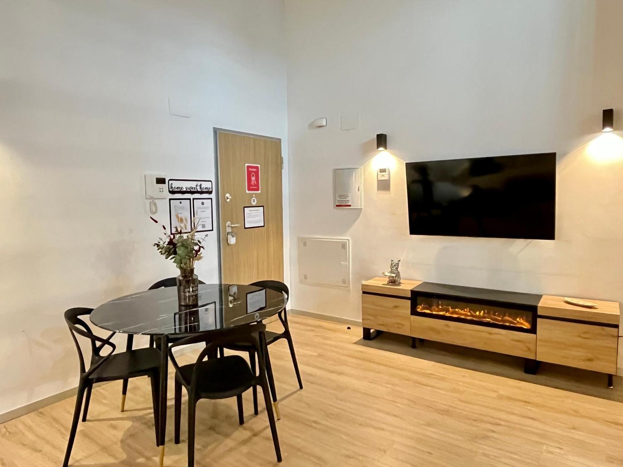 Appartamento Werentvlc - Amazing Duplex Loft 2 Bdrm Valenza Esterno foto