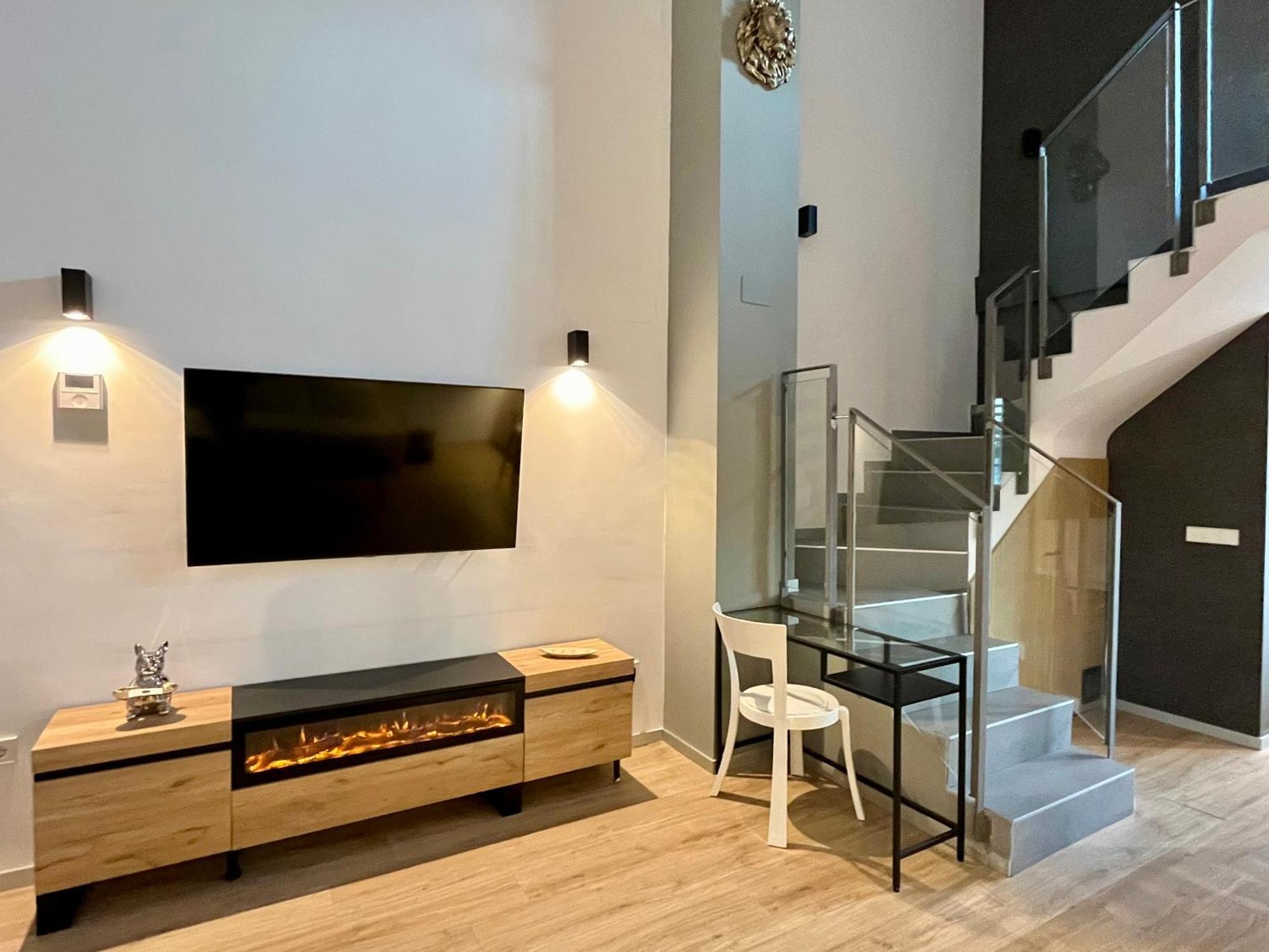 Appartamento Werentvlc - Amazing Duplex Loft 2 Bdrm Valenza Esterno foto
